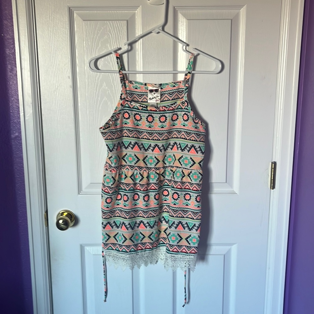 Belle Du Jour patterned tanktop. Size X-Large.